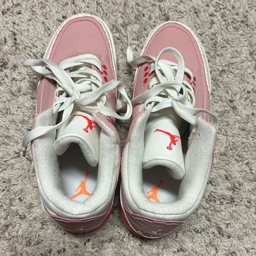Jordan Women's Shoes in Pink and White - Picture 5 of 10